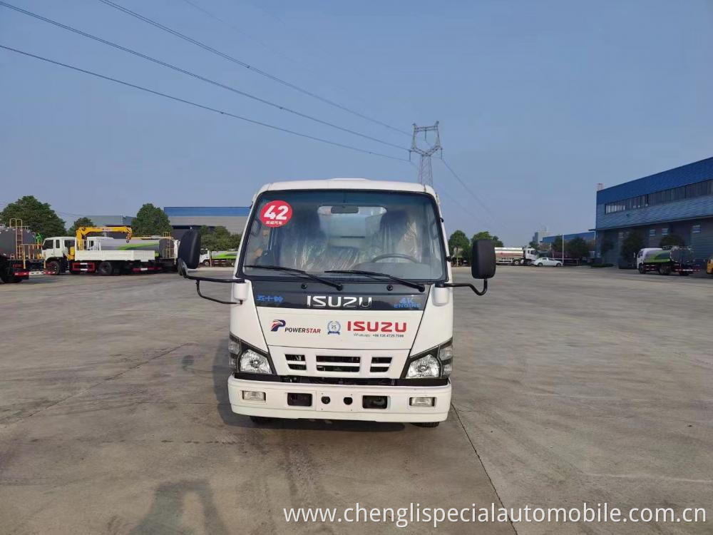 Isuzu 4 Tons Water Truck 1 Jpg